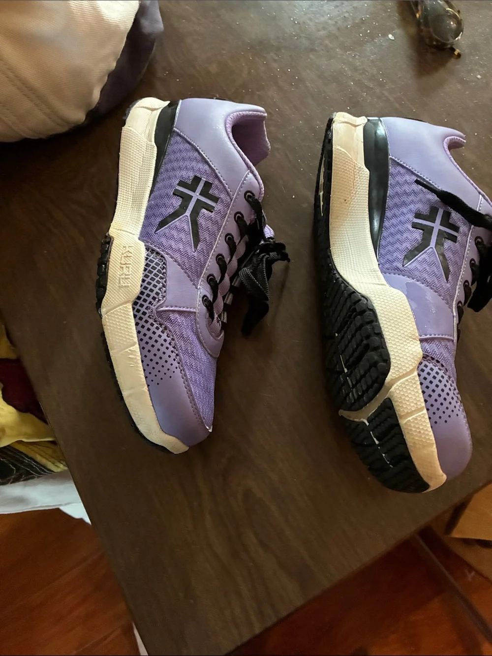 KURU Lavender Lace-Up Women's Sneakers with Black Laces